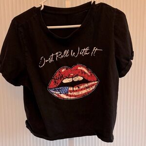Just Roll With It Black Crop Top Size Large EUC American Lips